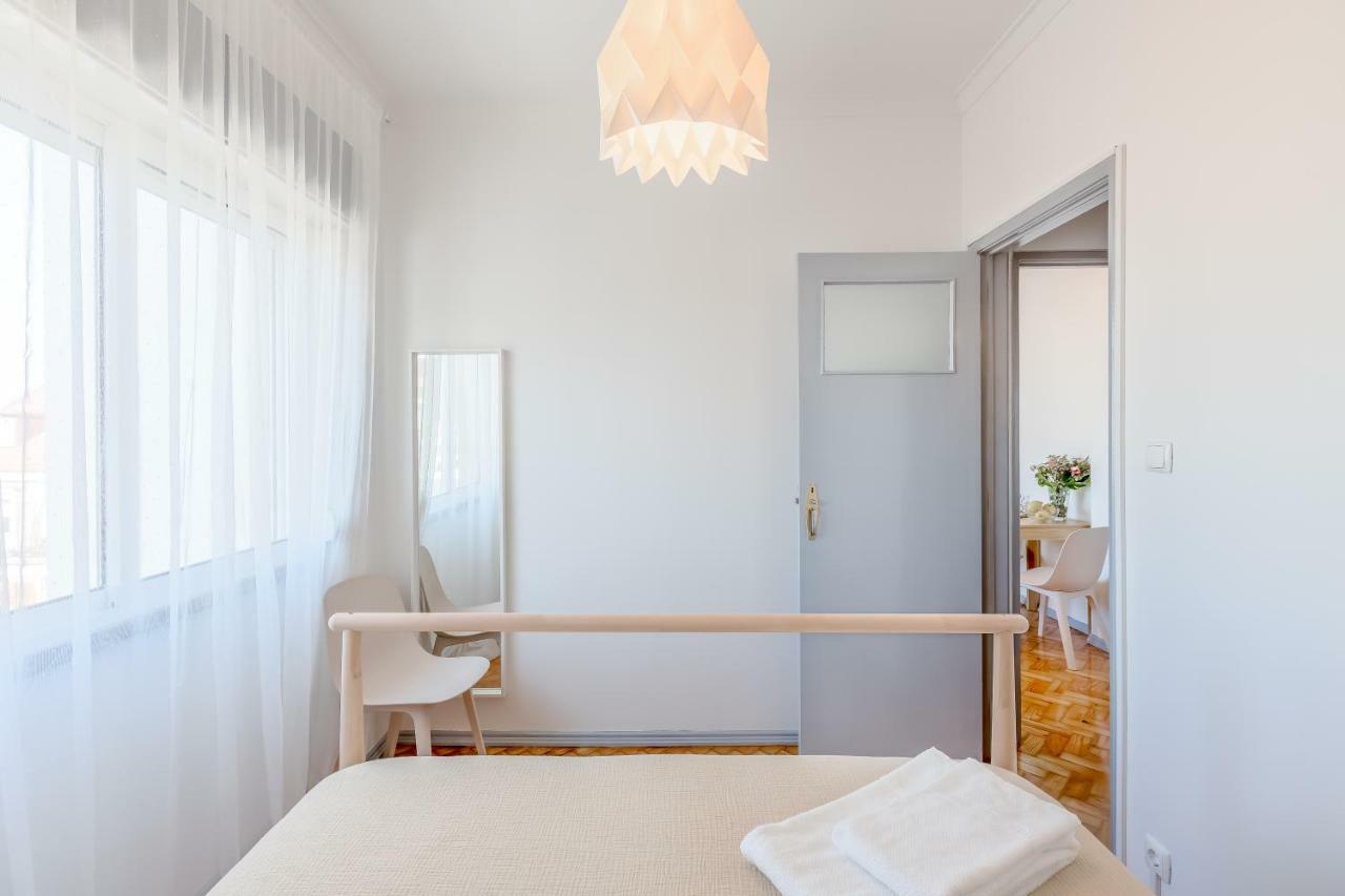 Renovated Sunny Apartment With Amazing Sunset Balcony , By Timecooler Lisboa Exterior foto