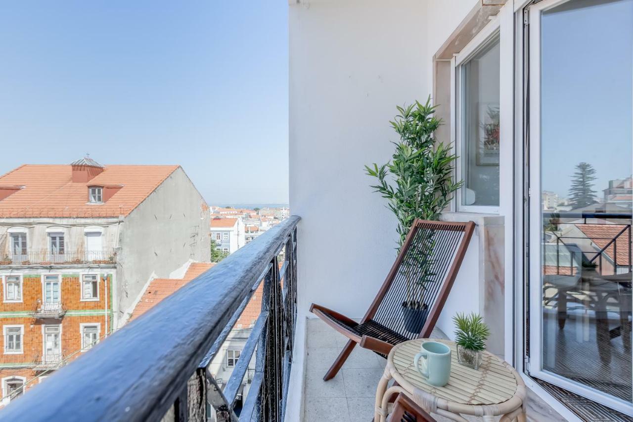 Renovated Sunny Apartment With Amazing Sunset Balcony , By Timecooler Lisboa Exterior foto